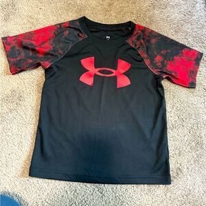 Under Armor tee shirt kids size 5